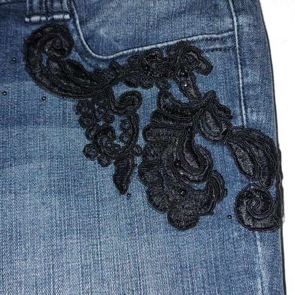 White House Black Market  Blanc Black embellished jeans  Sz 6 - Picture 4 of 8